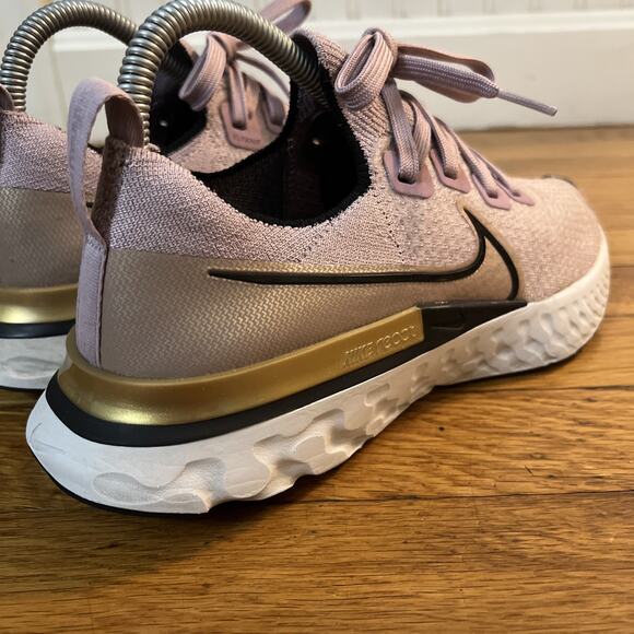 Nike React Infinity Run Flyknit Women Sz 9 Comfort Running Pink Gld Shoe Sneaker - Picture 2 of 7